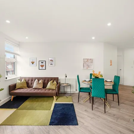 Modern One And Two Bed Apartments London Edgware Exterior photo
