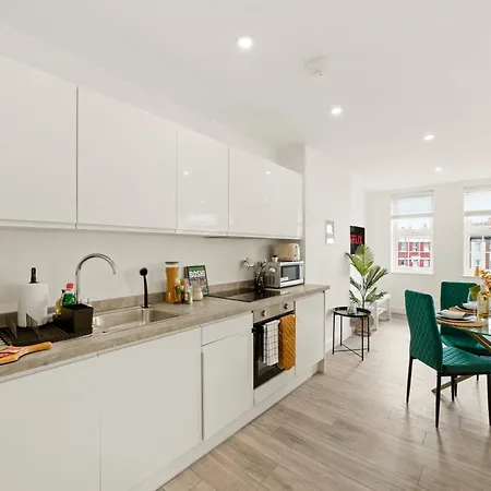 Modern One And Two Bed Apartments London Edgware Exterior photo