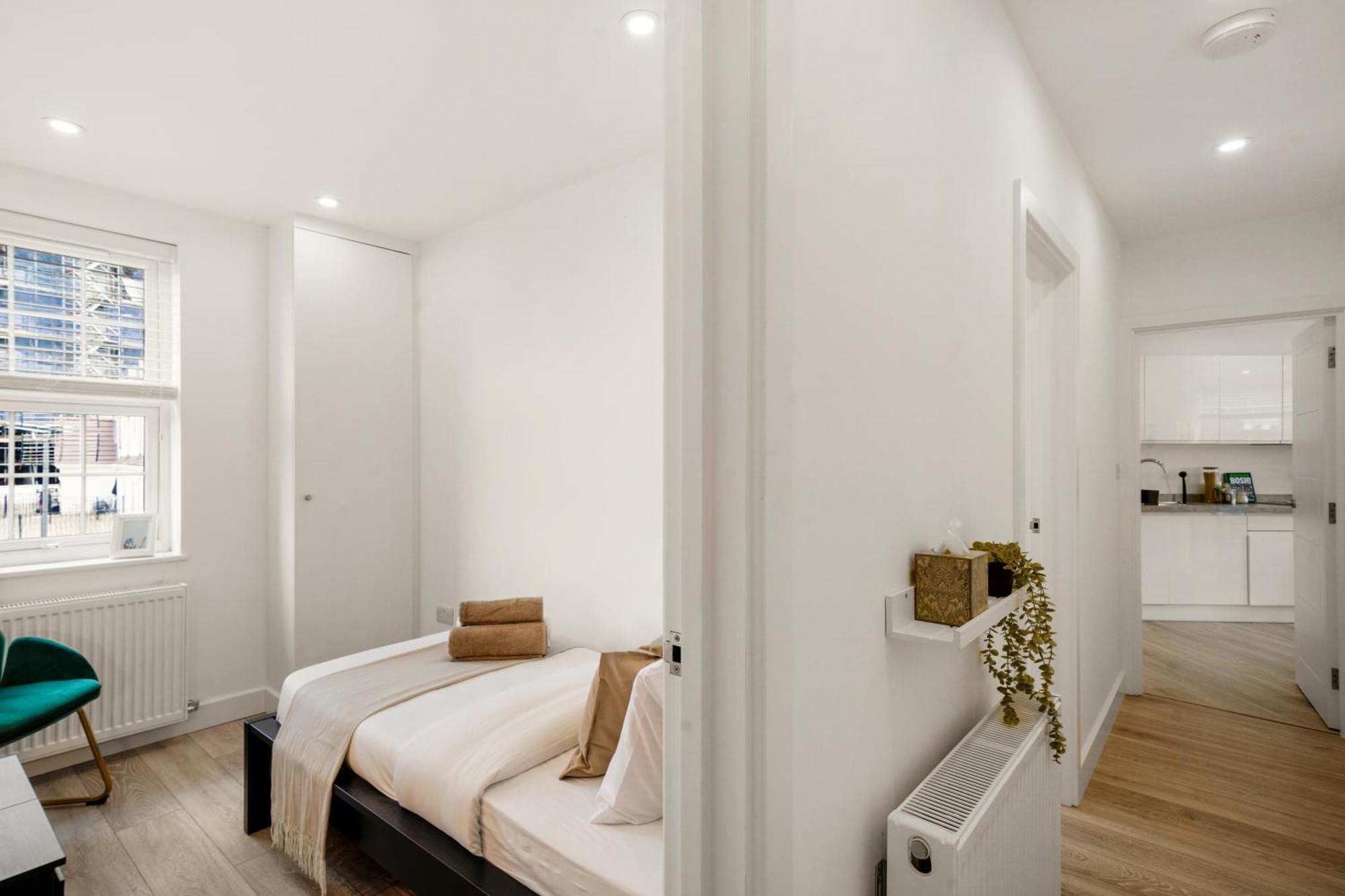 Modern One And Two Bed London Apartment *