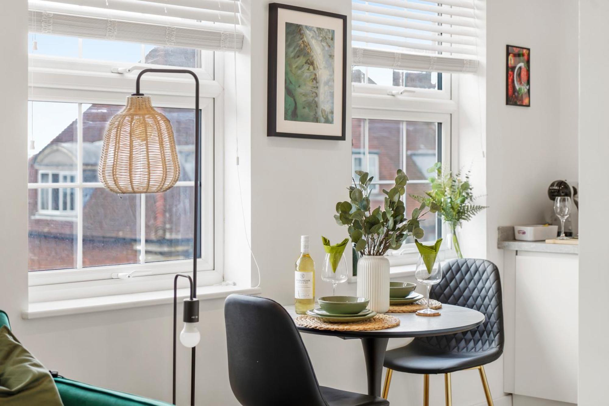 Apartment Modern One And Two Bed London Edgware